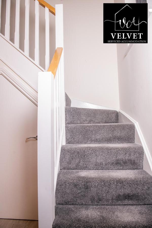 1 Bed House , Free Wifi,Free Parking,Leasure,Business Apartment Swansea Exterior foto