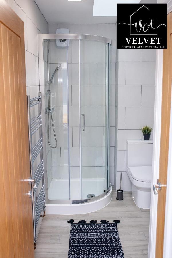 1 Bed House , Free Wifi,Free Parking,Leasure,Business Apartment Swansea Exterior foto