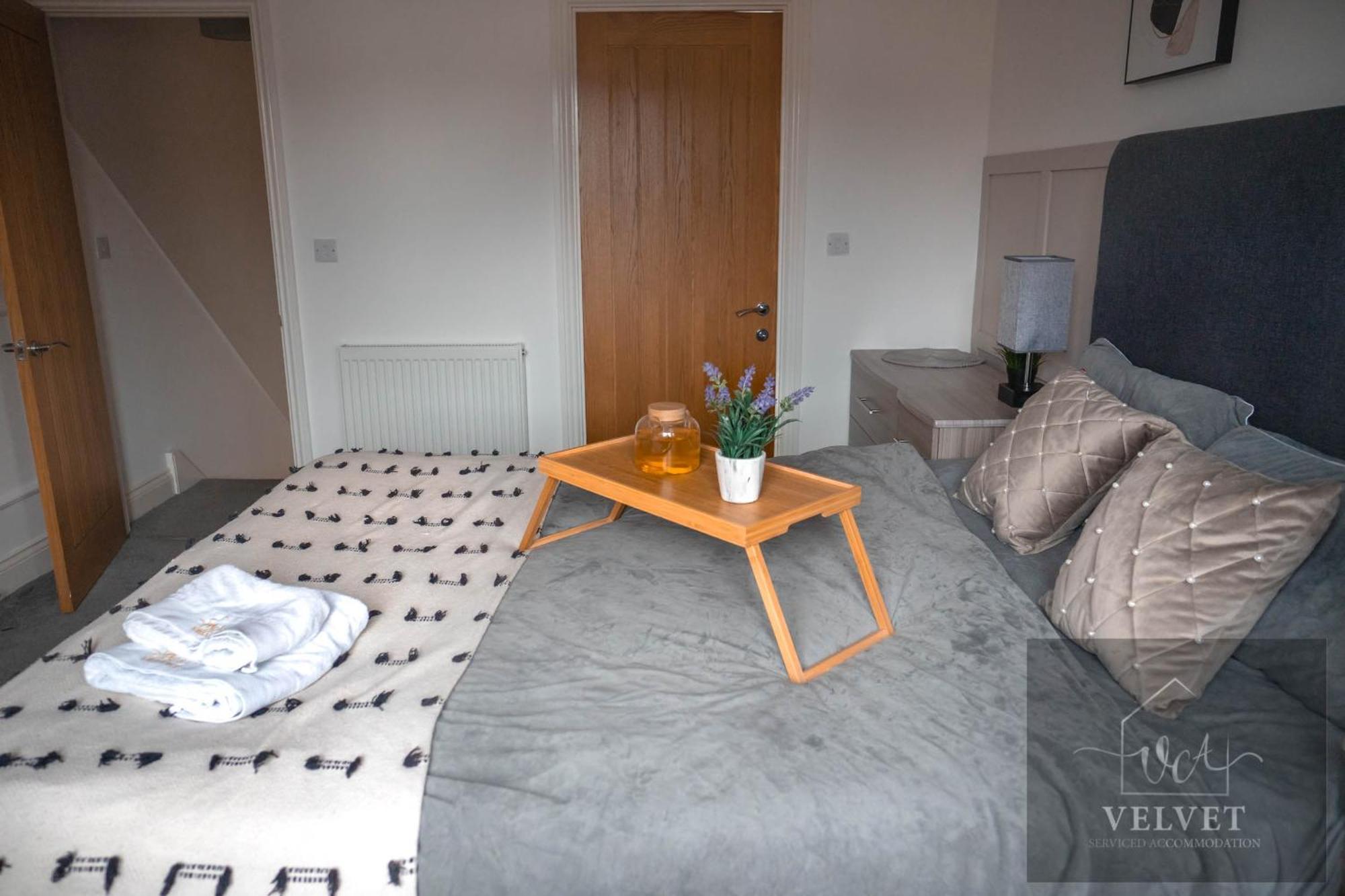 1 Bed House , Free Wifi,Free Parking,Leasure,Business Apartment Swansea Exterior foto